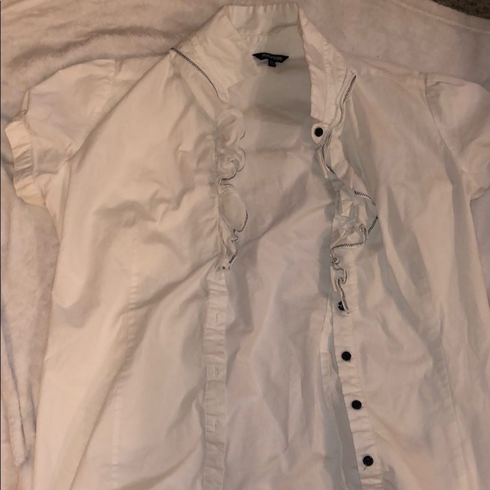 White button up women’s work shirt. Size XXL